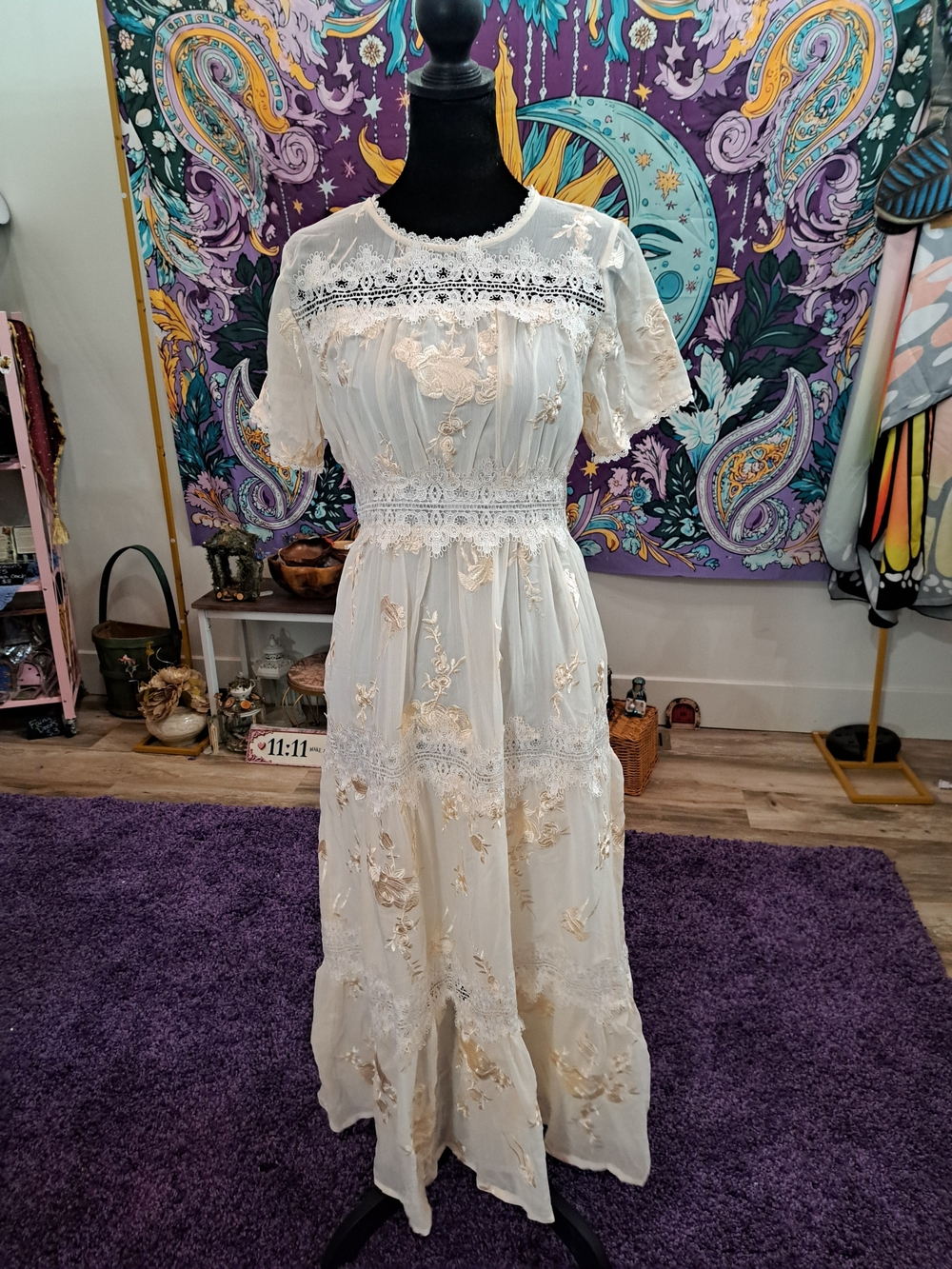 Ivory Garden Enchantment Embroidered Lace Maxi Dress • NWT • Size Small